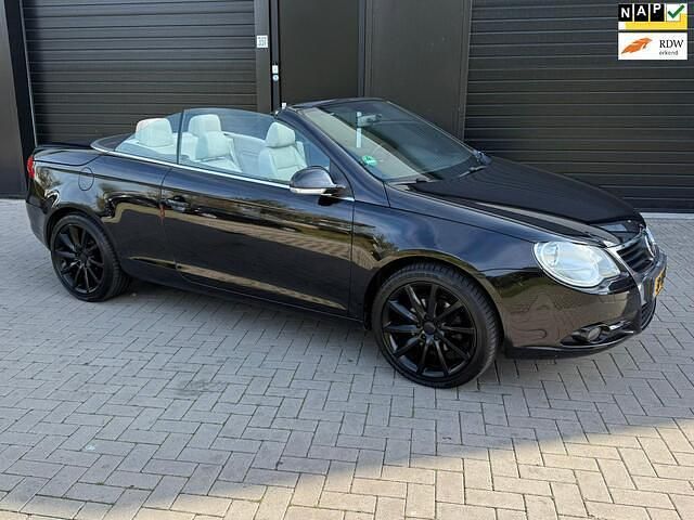 Zwart Occasion 2007 VW Eos Cabriolet | € 2.950 (Eerlijke prijs) - Afbeelding 1/4