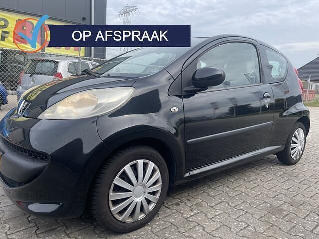 Zwart Gebruikt 2005 Peugeot 107 Hatchback | € 1.999 (Eerlijke prijs) - Afbeelding 1/4