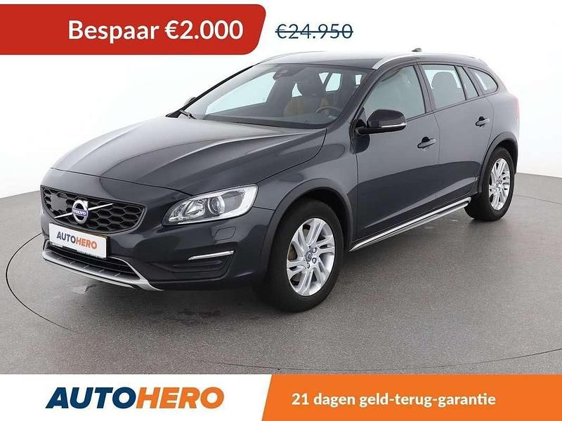 Grijs Gebruikt 2017 Volvo V60 CC Momentum Stationwagen | € 23.149 (Super prijs) - Afbeelding 1/3