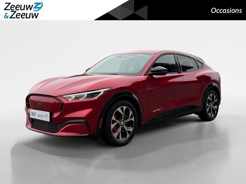 Rood Occasion 2022 Ford Mustang Mach-E SUV | € 32.940 (Eerlijke prijs) - Afbeelding 1/4