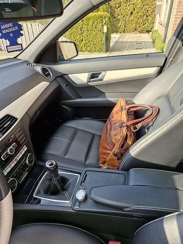 Occasion Mercedes C180 156 PK (114 kW) 2012 Zwart Stationwagen