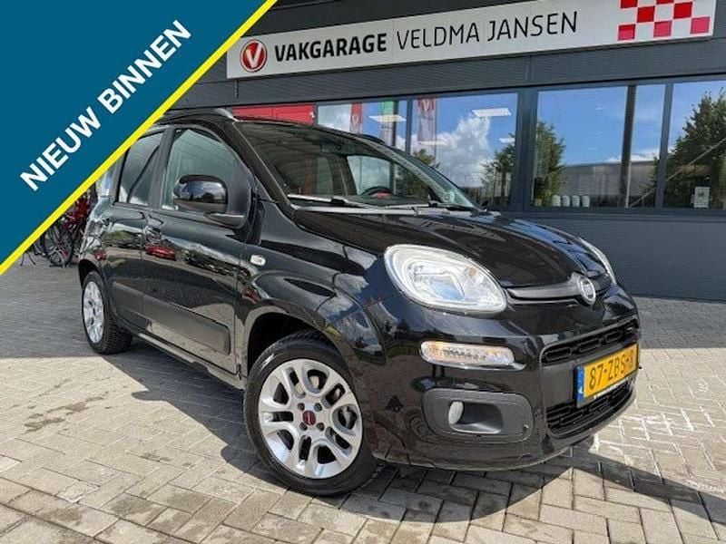 Zwart Gebruikt 2012 Fiat Panda Lounge Hatchback | € 3.950 (Eerlijke prijs) - Afbeelding 1/4
