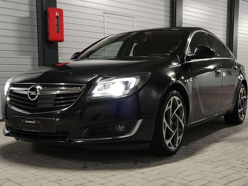 Zwart Gebruikt 2015 Opel Insignia Innovation Hatchback | € 9.500 (Super prijs) - Afbeelding 1/4