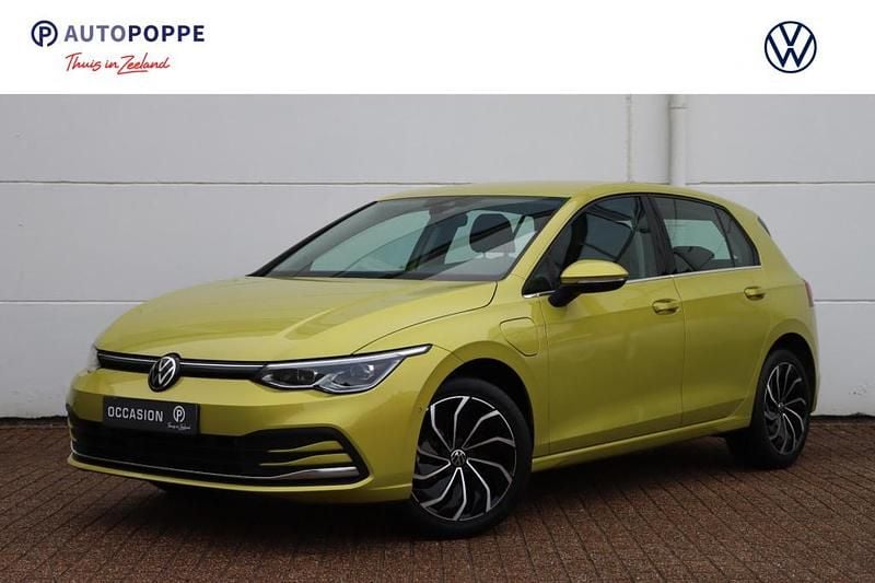 Hatchback Gebruikt 2021 VW Golf VIII Style Hatchback | € 22.950 (Super prijs) - Afbeelding 1/4