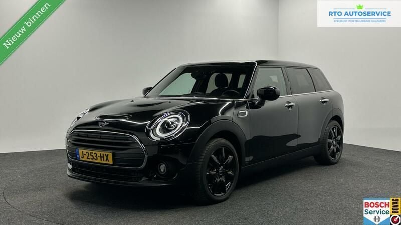 Zwart Gebruikt 2019 Mini One Clubman Chili Stationwagen | € 20.000 (Eerlijke prijs) - Afbeelding 1/4