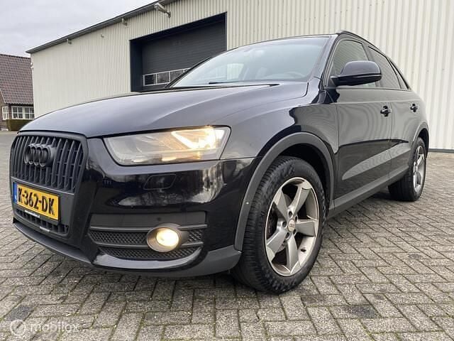 Zwart Gebruikt 2012 Audi Q3 SUV | € 7.650 (Iets duurder) - Afbeelding 1/4