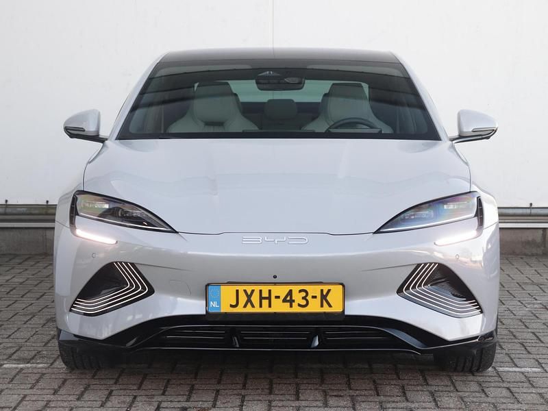 Nieuw BYD Seal 11 kW (15 PK) 2026 Grijs Sedan