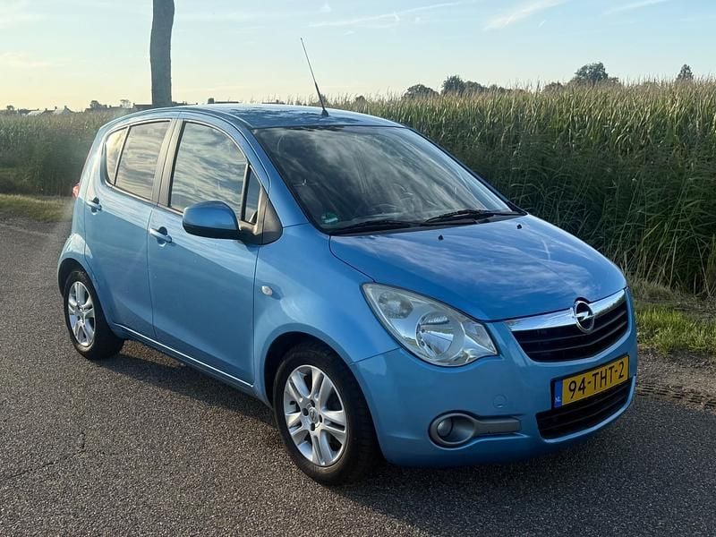 Occasion Opel Agila Edition 68 PK (50 kW) 2012 Blauw Hatchback