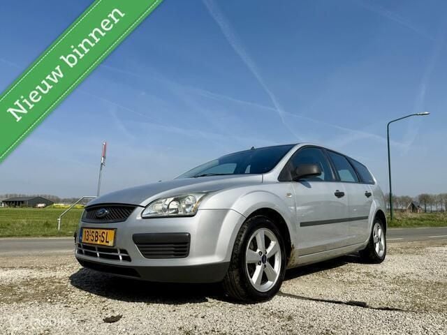 Grijs Gebruikt 2005 Ford Focus Futura Stationwagen | € 999 (Eerlijke prijs) - Afbeelding 1/4