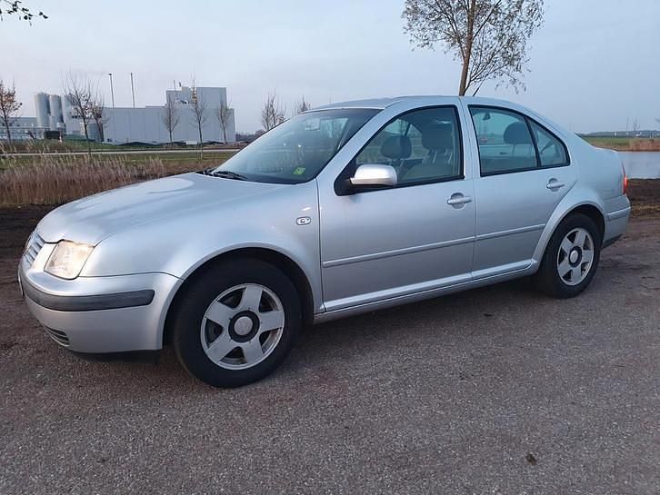 Gebruikt 2002 VW Jetta | € 1.450 (Iets duurder) - Afbeelding 1/4