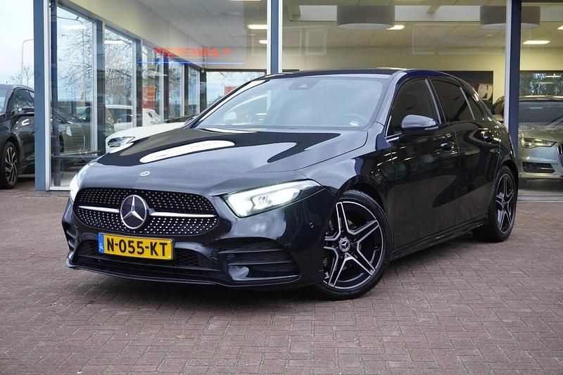 Zwart Occasion 2021 Mercedes A180 Business Hatchback | € 23.899 (Eerlijke prijs) - Afbeelding 1/4