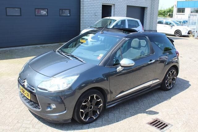Grijs Gebruikt 2013 Citroën DS3 Cabriolet Sport Chic Cabriolet | € 4.399 (Goede deal) - Afbeelding 1/4
