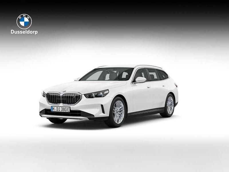 Wit Nieuw 2025 BMW i5 Comfort Edition Sedan | € 73.598 - Afbeelding 1/4