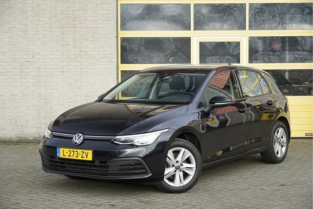 Zwart Gebruikt 2021 VW Golf VIII Life Hatchback | € 15.950 (Eerlijke prijs) - Afbeelding 1/4