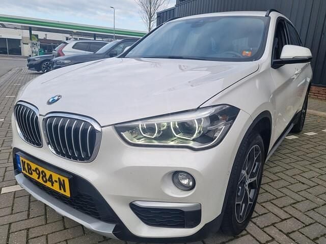 Wit (metallic) Occasion 2016 BMW X1 Executive SUV | € 18.995 (Eerlijke prijs) - Afbeelding 1/4