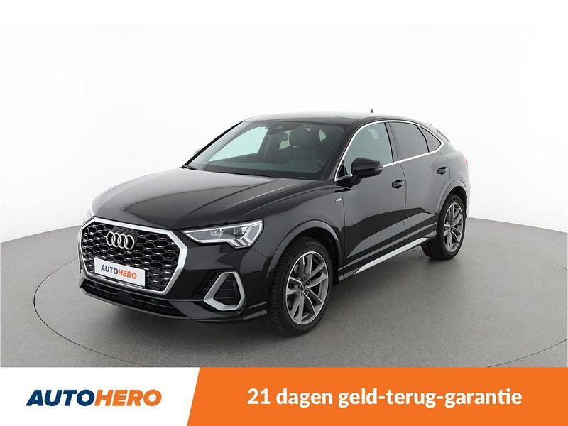Zwart (metallic) Gebruikt 2022 Audi Q3 Sportback Business SUV | € 39.650 (Eerlijke prijs) - Afbeelding 1/4