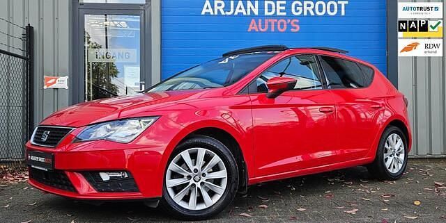 Rood Occasion 2019 Seat Leon Hatchback | € 14.950 (Eerlijke prijs) - Afbeelding 1/4