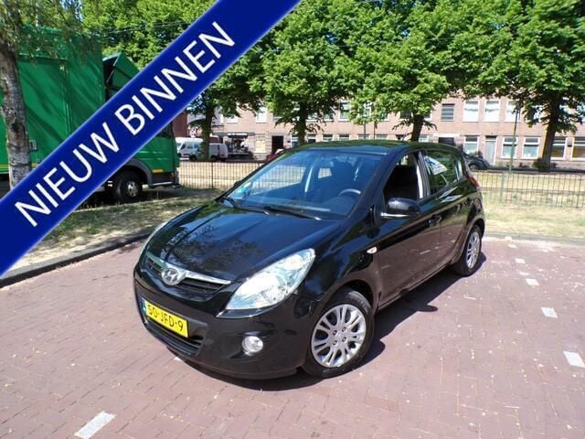 Zwart Gebruikt 2009 Hyundai i20 Hatchback | € 3.644 (Eerlijke prijs) - Afbeelding 1/4