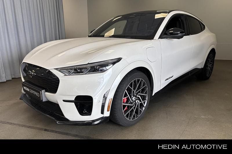 Wit Gebruikt 2024 Ford Mustang Mach-E GT SUV | € 46.745 (Eerlijke prijs) - Afbeelding 1/3