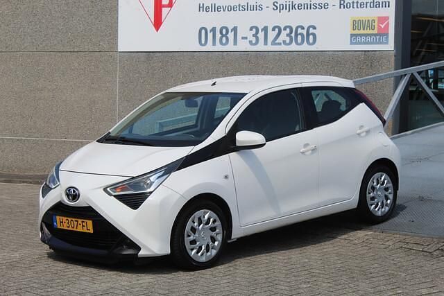Occasion Toyota Aygo X-play 74 PK (54 kW) 2020 Wit Hatchback