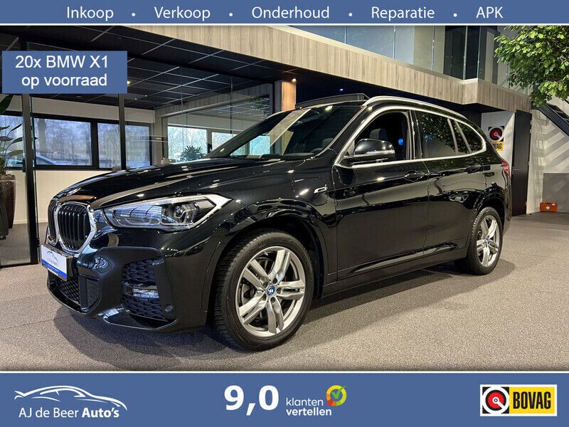 Zwart Gebruikt 2021 BMW X1 Executive SUV | € 34.990 (Iets duurder) - Afbeelding 1/4