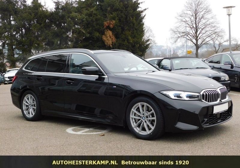 Zwart Gebruikt 2023 BMW 330 M Sport Stationwagen | € 59.950 - Afbeelding 1/4
