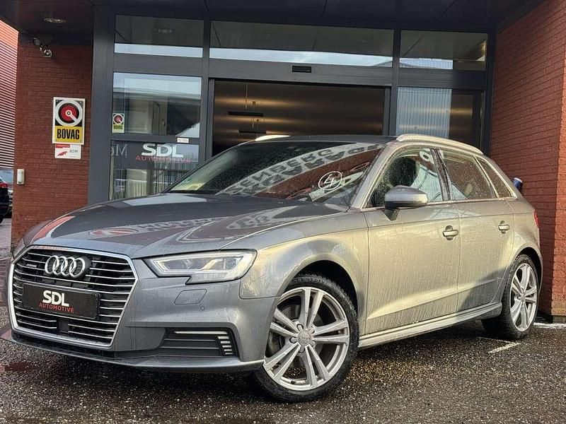 Occasion Audi A3 Sportback e-tron Sport 204 PK (150 kW) 2020 Grijs (metallic) Hatchback