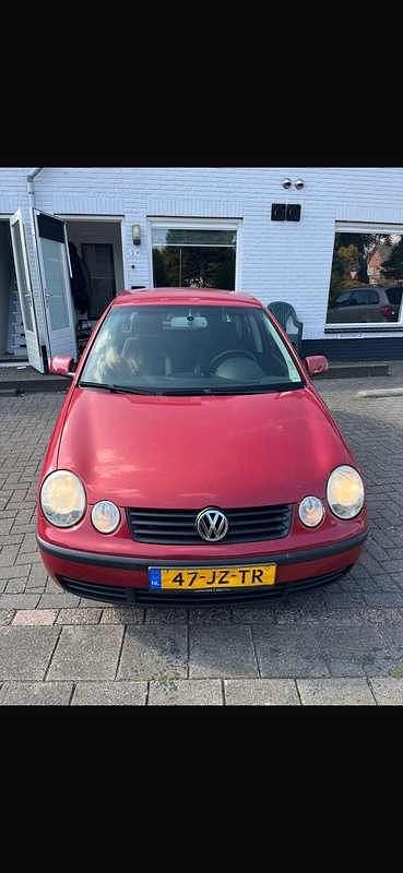 Gebruikt 2002 VW Polo Sedan | € 1.100 (Duur) - Afbeelding 1/4