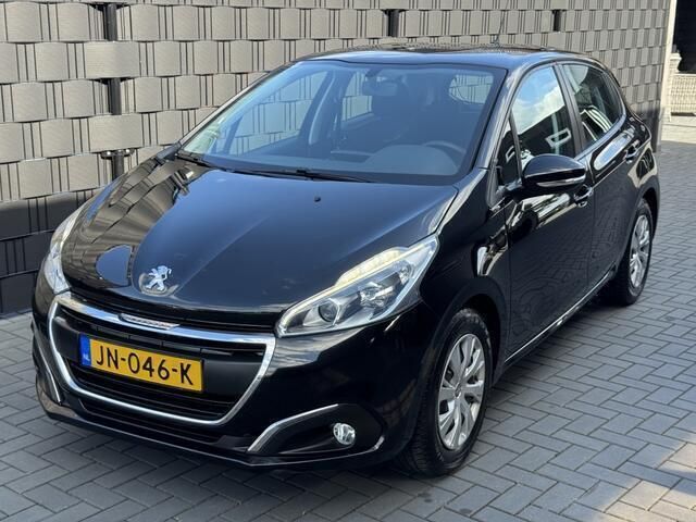 Zwart Gebruikt 2016 Peugeot 208 Hatchback | € 5.450 (Eerlijke prijs) - Afbeelding 1/4