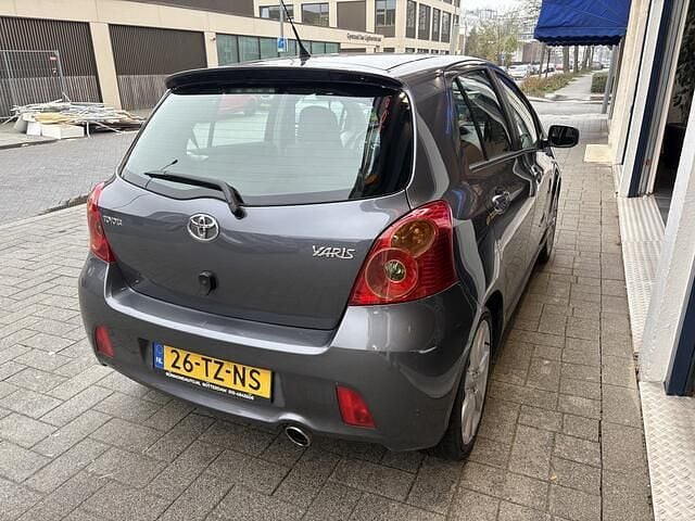 Occasion Toyota Yaris 135 PK (99 kW) 2007 Grijs Hatchback
