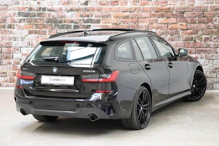 Occasion BMW 330e Executive 2021 Zwart (metallic) Stationwagen