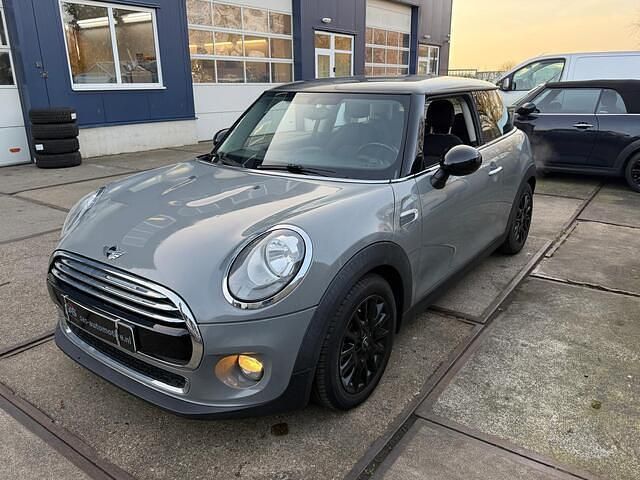 Occasion Mini Cooper Business 136 PK (100 kW) 2016 Grijs (metallic) Hatchback