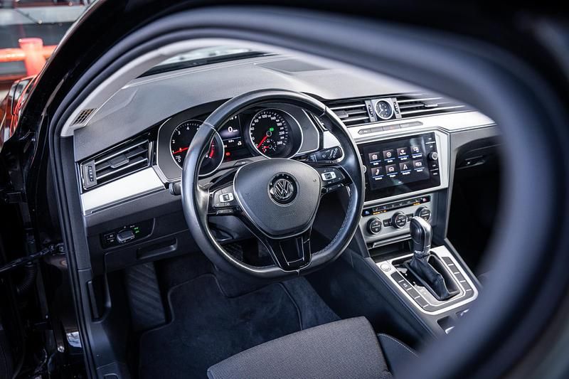 Occasion VW Passat Highline 150 PK (110 kW) 2019 Zwart (metallic) Stationwagen