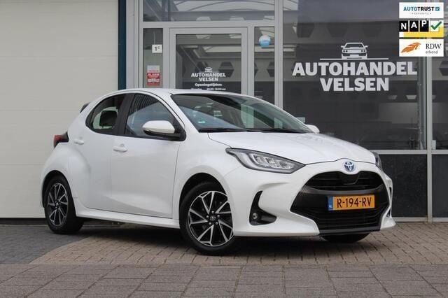 Wit Gebruikt 2023 Toyota Yaris Business Edition Hatchback | € 20.990 (Goede deal) - Afbeelding 1/4