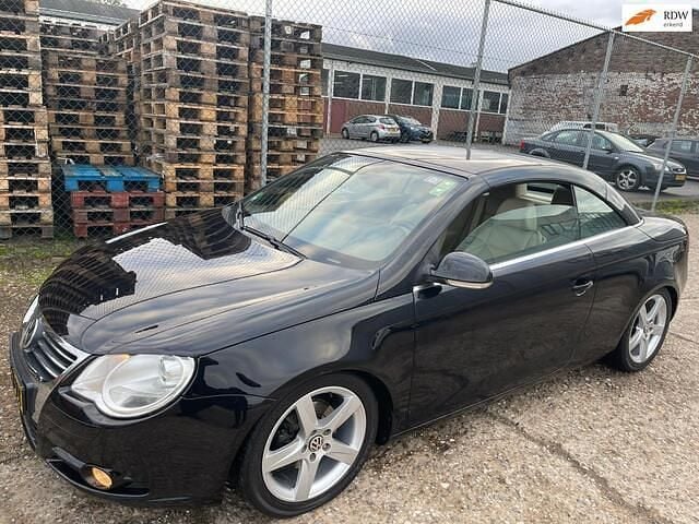 Zwart Occasion 2007 VW Eos Cabriolet | € 999 (Super prijs) - Afbeelding 1/4