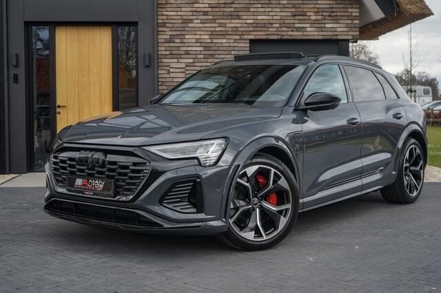 Grijs Gebruikt 2024 Audi SQ8 e-tron SUV | € 84.850 - Afbeelding 1/4