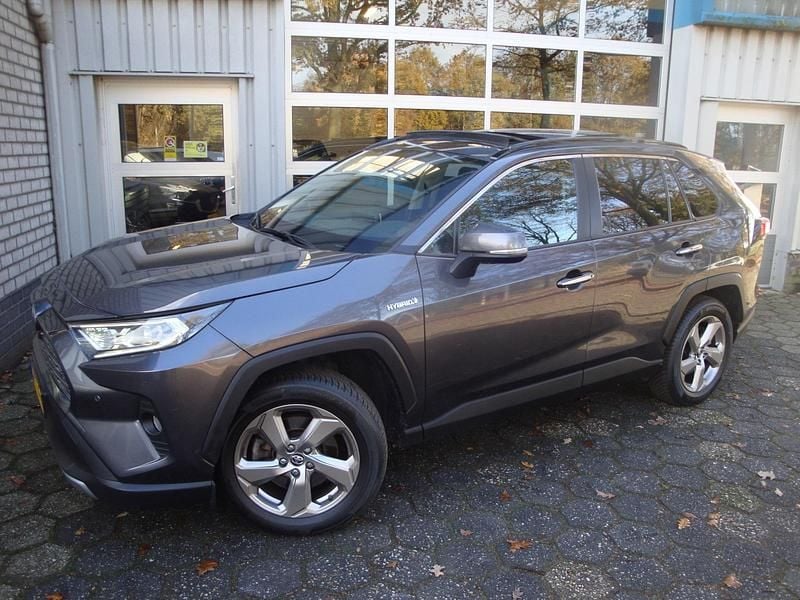Grijs Gebruikt 2019 Toyota RAV4 Executive SUV | € 28.900 (Iets duurder) - Afbeelding 1/4