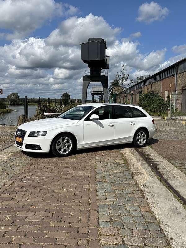 Wit Gebruikt 2009 Audi A4 Proline Stationwagen | € 3.250 (Super prijs) - Afbeelding 1/4