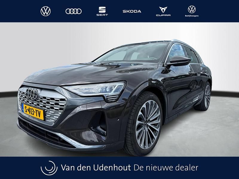 Bruin Gebruikt 2023 Audi Q8 e-tron Advanced SUV | € 62.450 (Iets duurder) - Afbeelding 1/4