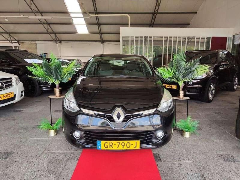 Zwart Gebruikt 2013 Renault Clio IV Expression Hatchback | € 4.250 (Iets duurder) - Afbeelding 1/3