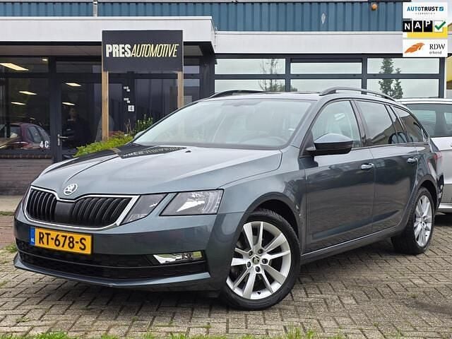 Grijs Gebruikt 2018 Skoda Octavia Business Line Stationwagen | € 11.450 (Eerlijke prijs) - Afbeelding 1/4