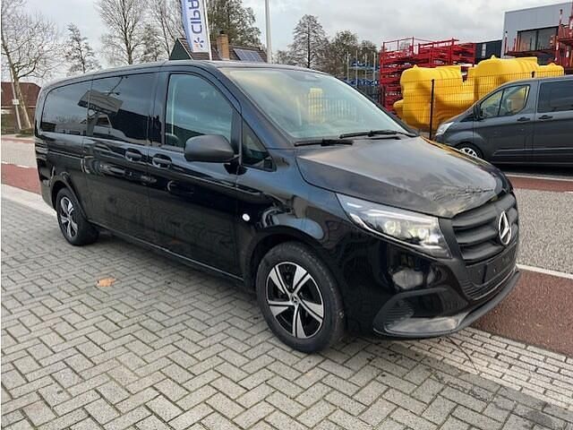 Zwart Gebruikt 2025 Mercedes Vito Van | € 51.900 (Duur) - Afbeelding 1/4