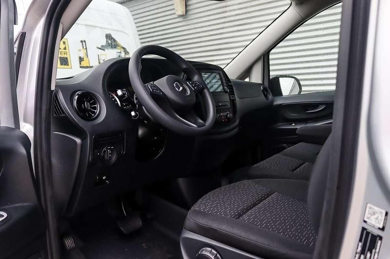 Nieuw Mercedes Vito 85 kW (116 PK) 2025 Zilver Van