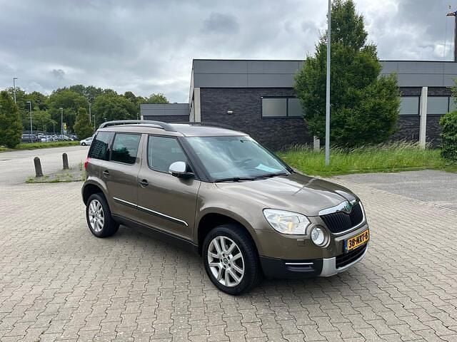 Bruin Gebruikt 2011 Skoda Yeti Active SUV | € 4.450 (Goede deal) - Afbeelding 1/4
