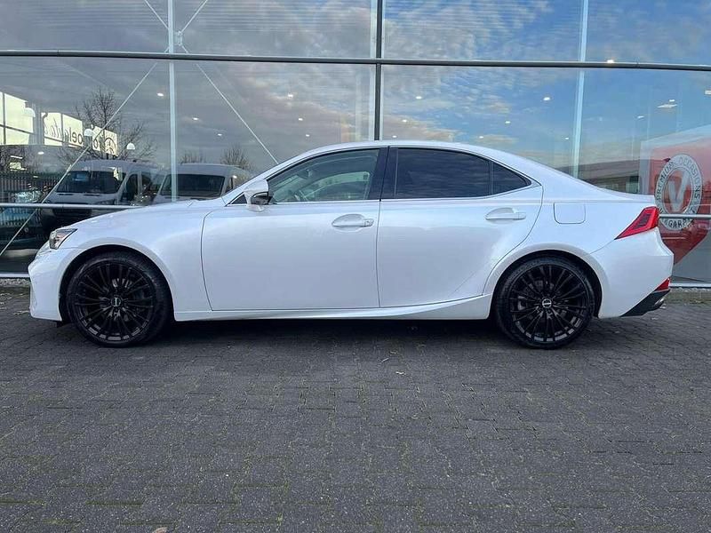 Occasion Lexus IS300h 181 PK (133 kW) 2017 Wit Sedan