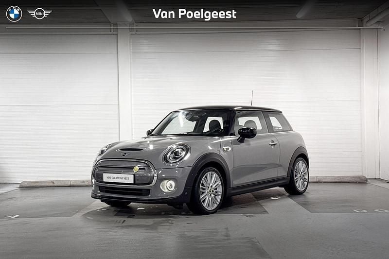 Moonwalk grey Occasion 2020 Mini Cooper Hatchback | € 17.900 (Super prijs) - Afbeelding 1/4