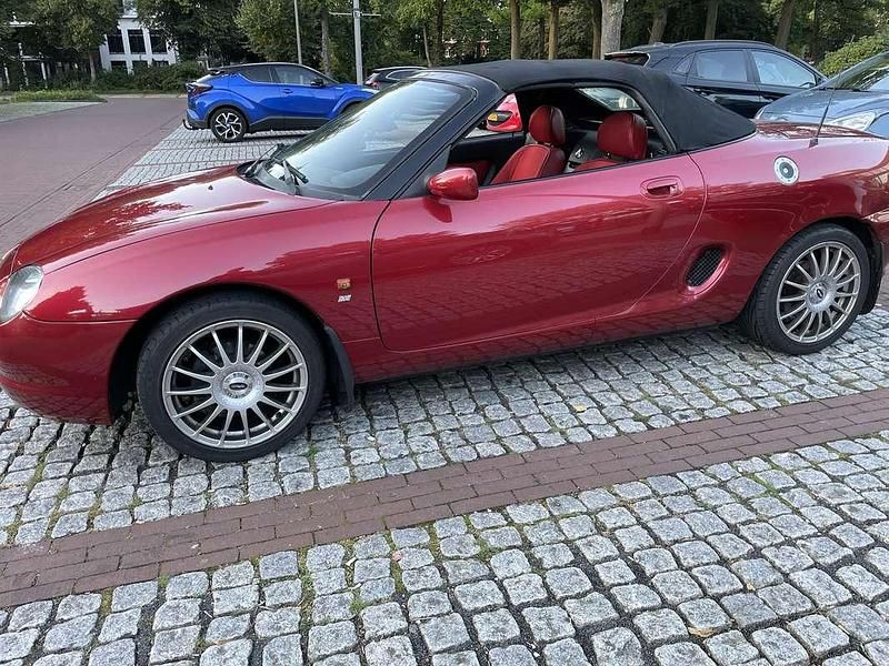 Rood Gebruikt 1999 MG F Cabriolet | € 3.500 (Eerlijke prijs) - Afbeelding 1/4