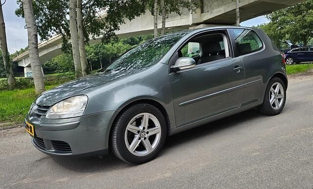 Groen Gebruikt 2004 VW Golf IV Sportline Hatchback | € 950 (Goede deal) - Afbeelding 1/4