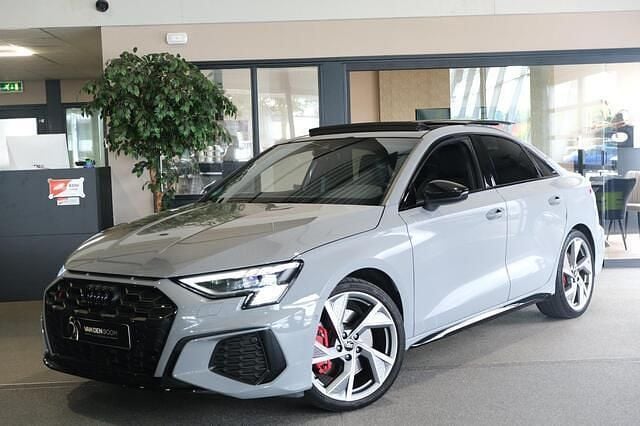 Grijs Gebruikt 2023 Audi A3 S-Line Sedan | € 53.950 (Iets duurder) - Afbeelding 1/4
