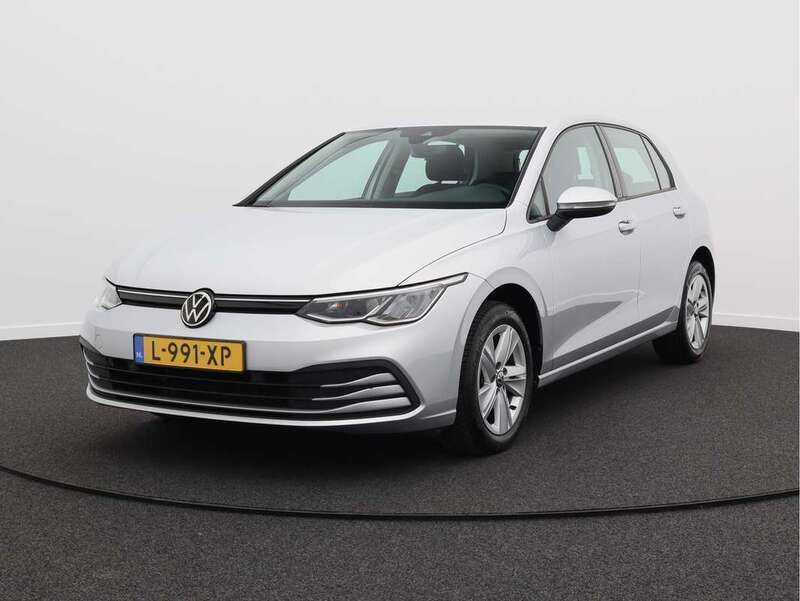 Grijs Gebruikt 2021 VW Golf VIII Life Hatchback | € 18.950 (Eerlijke prijs) - Afbeelding 1/4